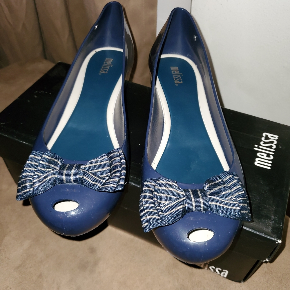 Shoes - Picture 2 of 6